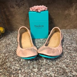 Blush Tieks